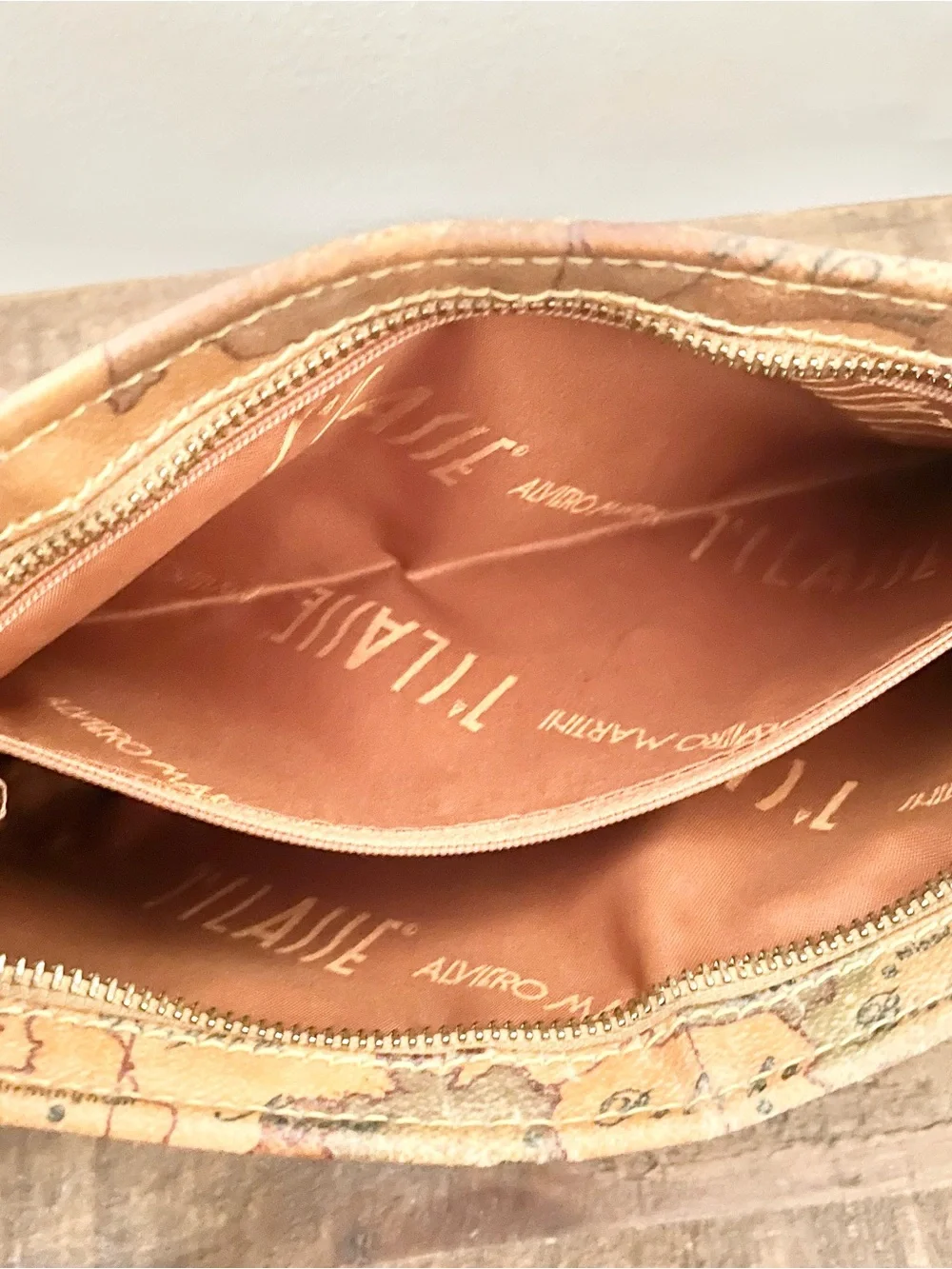 Vintage Alviero Martini 1A Classe Geo Classic Map Print Leather Crossbody Bag